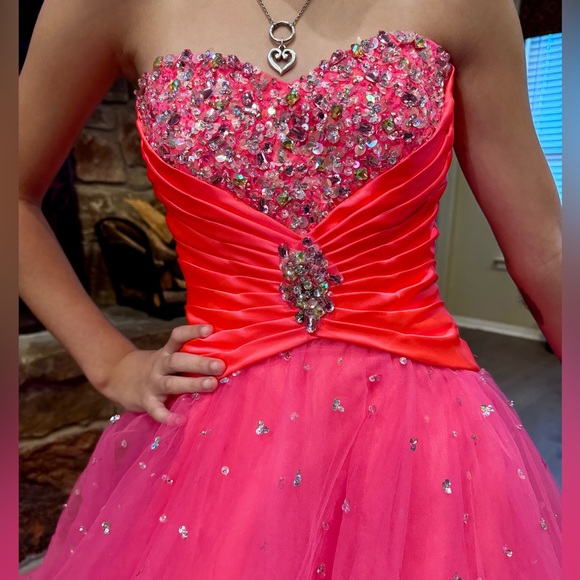 EUC! Mori Lee -  Prom/ Quince/ Sweet 16- Special Event! STUNNING!!🤩 US size 3/4 - Picture 2 of 6